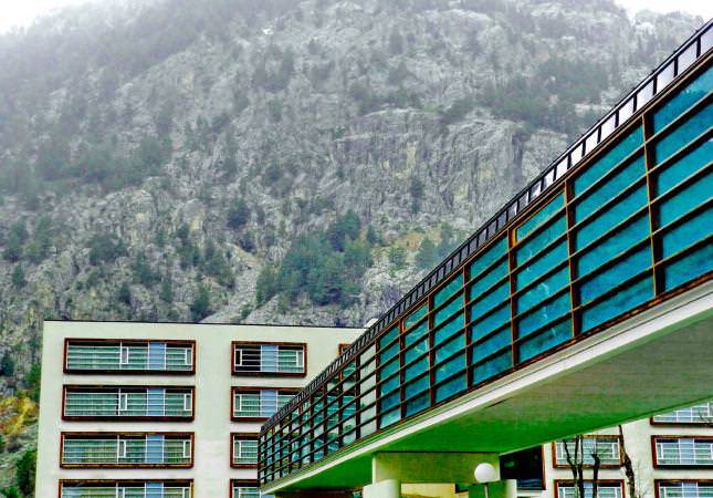 Las mejores habitaciones en Panticosa Resort - Hotel Continental. El entorno más romántico con nuestro Spa y Masaje en Huesca